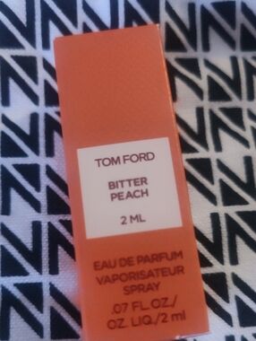 Tom Ford Bitter Peach Travel Spray — Peach Orange